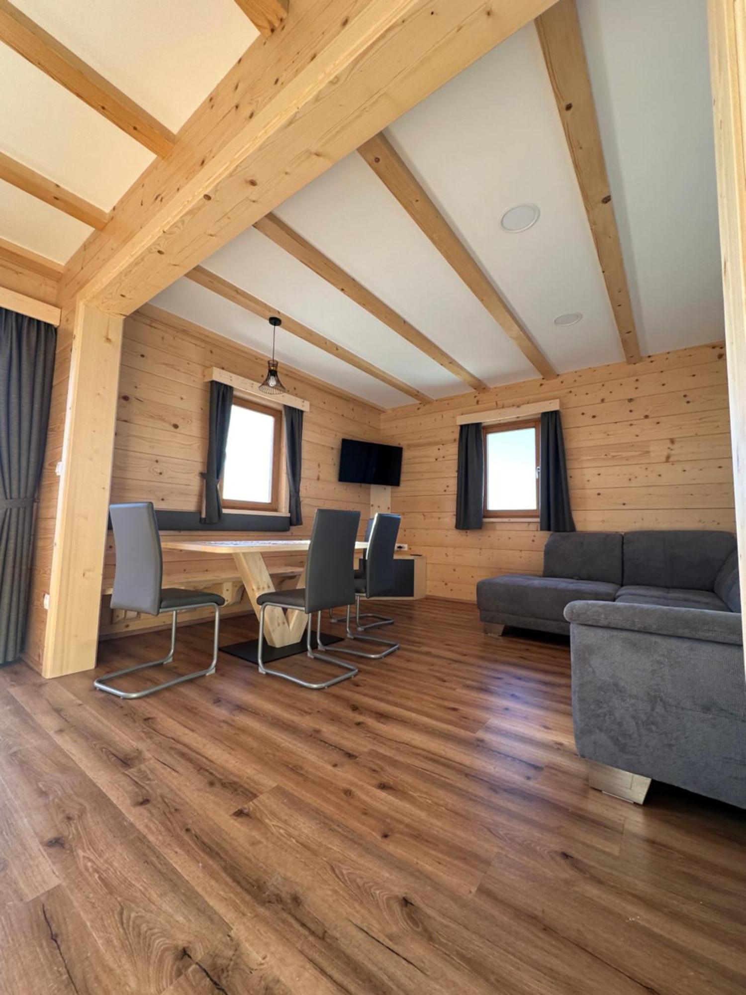 Guest House Pr Ambruzarju & Apartments Cerklje na Gorenjskem Oda fotoğraf