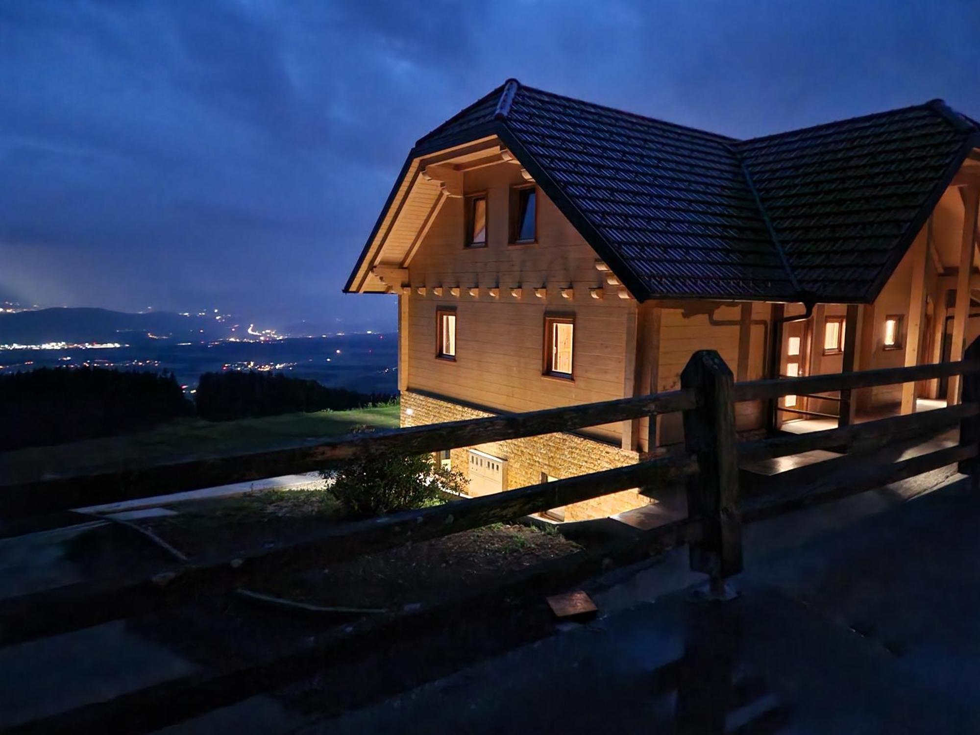 Guest House Pr Ambruzarju & Apartments Cerklje na Gorenjskem Oda fotoğraf