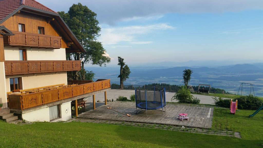 Guest House Pr Ambruzarju & Apartments Cerklje na Gorenjskem Dış mekan fotoğraf