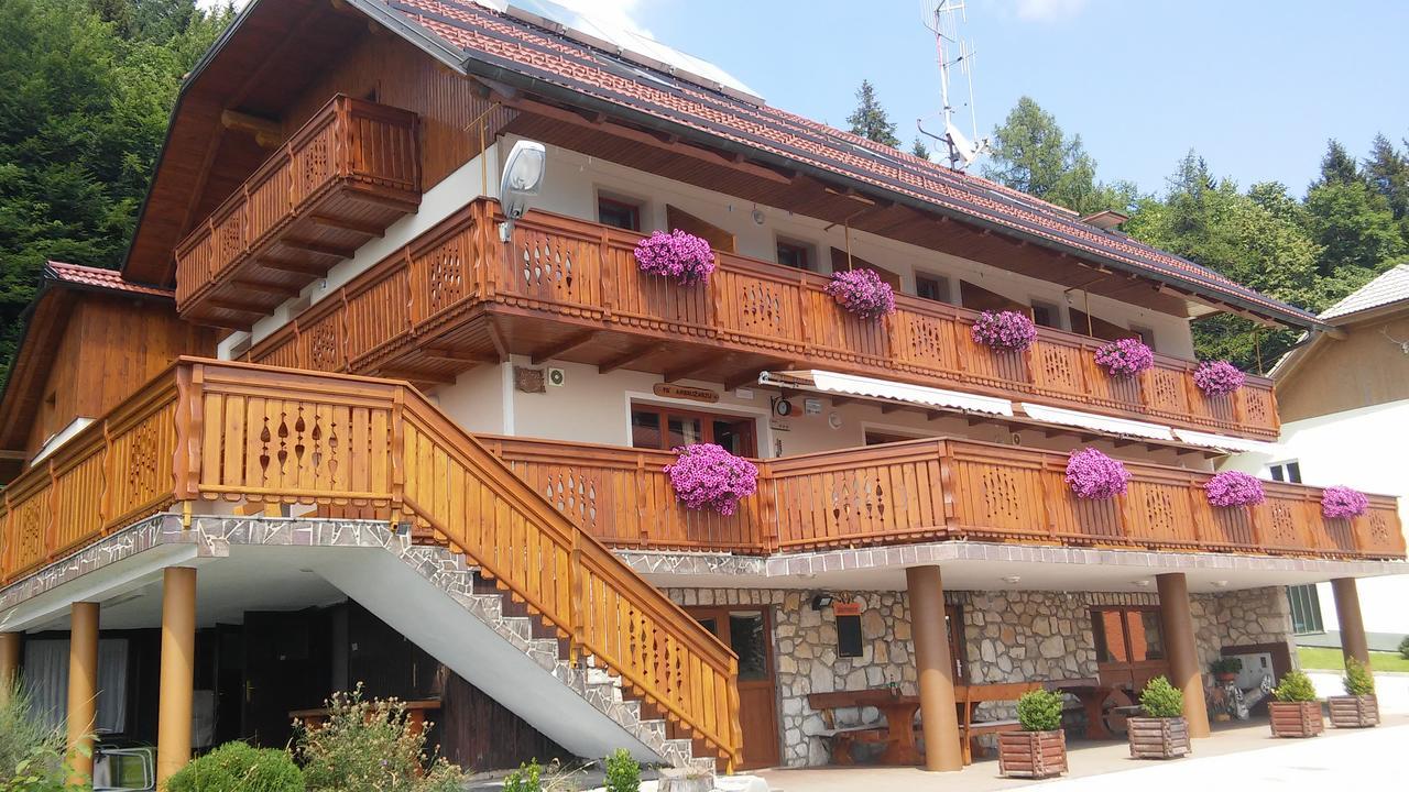 Guest House Pr Ambruzarju & Apartments Cerklje na Gorenjskem Dış mekan fotoğraf