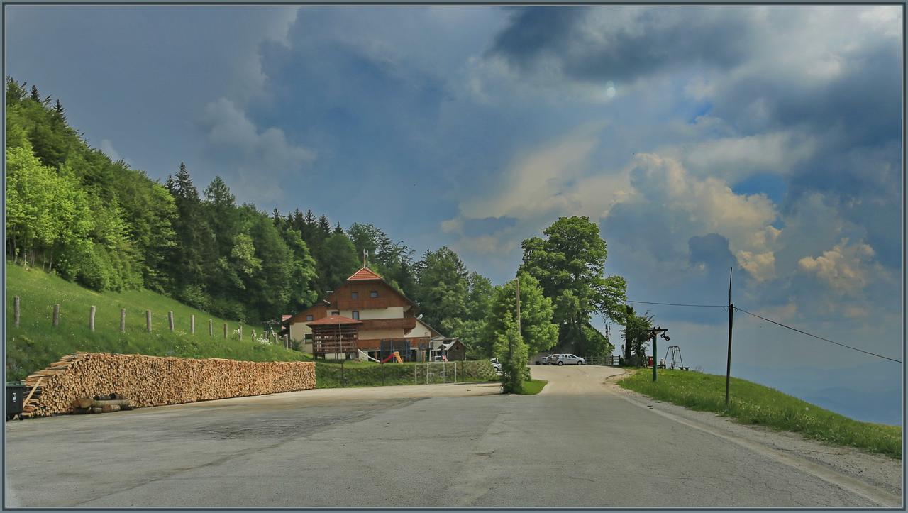 Guest House Pr Ambruzarju & Apartments Cerklje na Gorenjskem Dış mekan fotoğraf